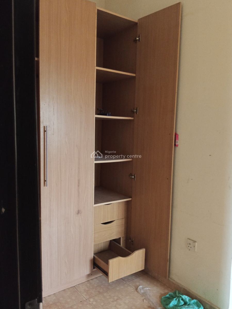 Neat 3 Bed Ensuite Just Vacated Chat for Video, Ogombo, Ajah, Lagos, Flat / Apartment for Rent