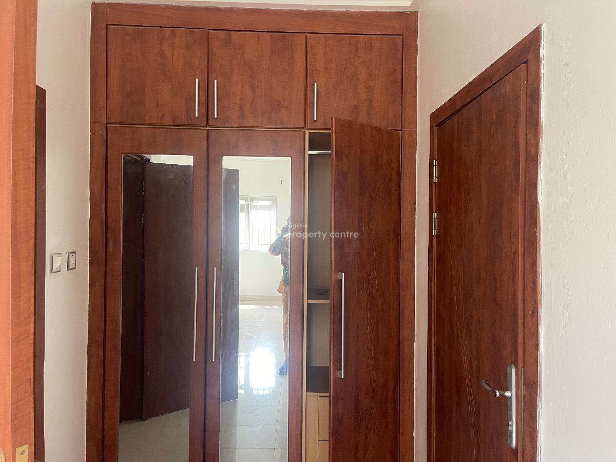 Luxury and Well Equipped 12 Units of 3 Bedrooms Apartments with, Pool, Gym, Victoria Island (vi), Lagos, Flat / Apartment for Rent