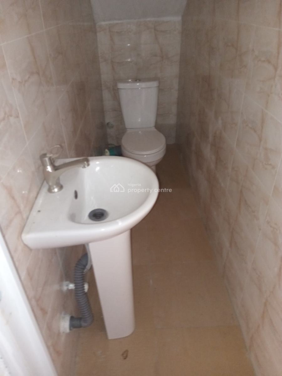 2 Bedroom Flat Downstairs, Ikate Salem, Lekki, Lagos, Flat / Apartment for Rent