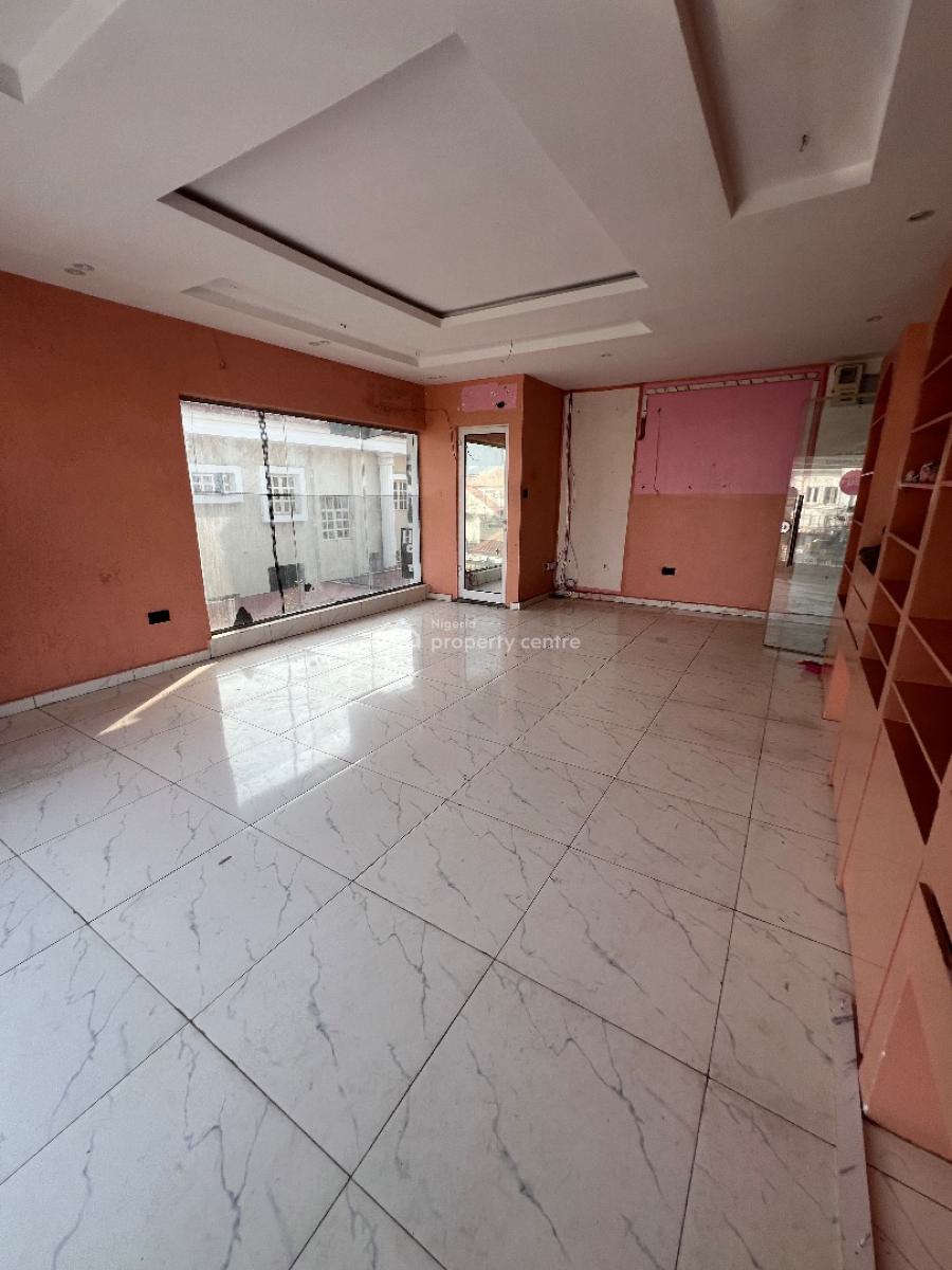 Shop Space Upstairs Facing Road, Lekki Phase 1, Lekki, Lagos, Shop for Rent