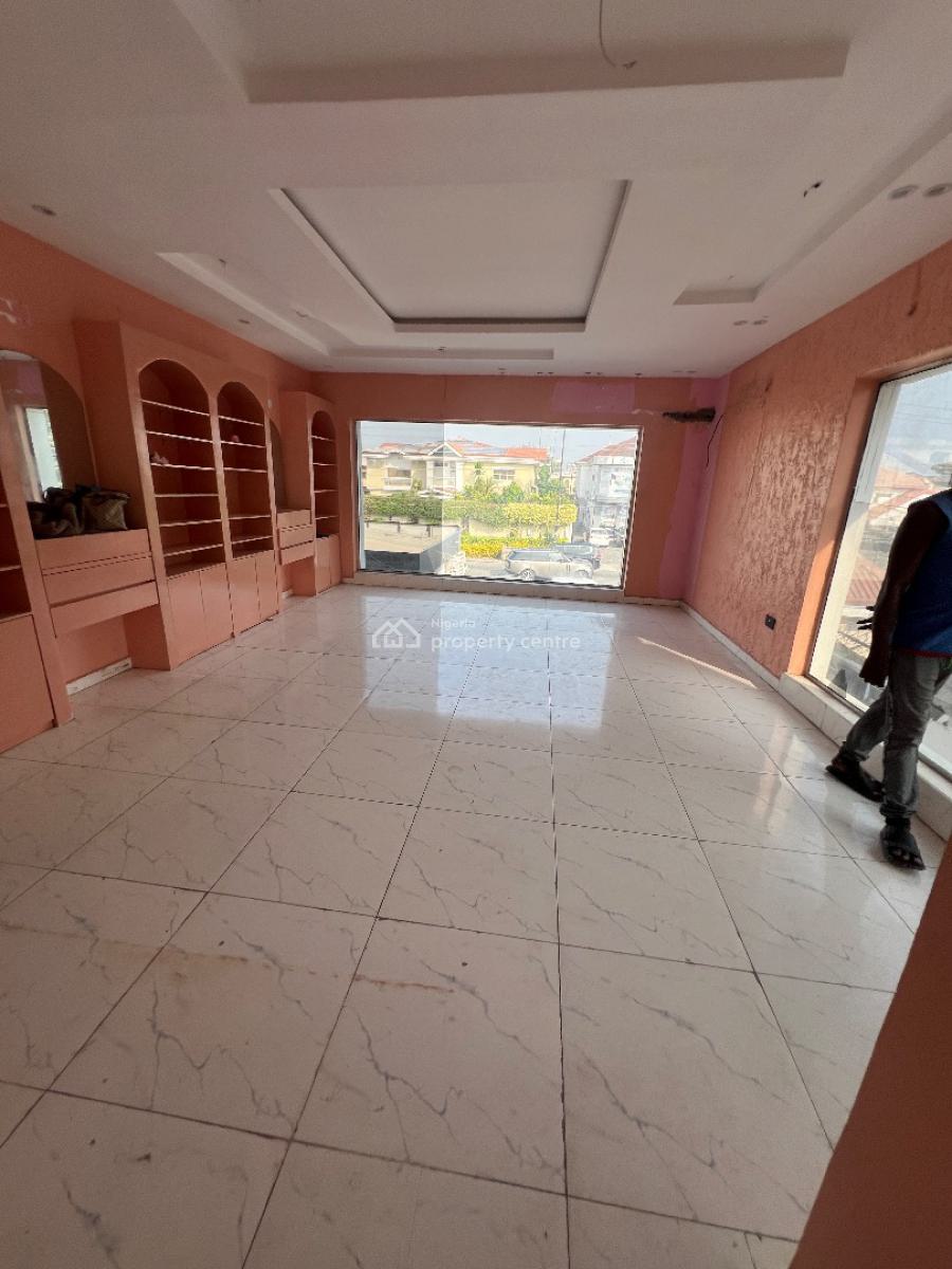 Shop Space Upstairs Facing Road, Lekki Phase 1, Lekki, Lagos, Shop for Rent