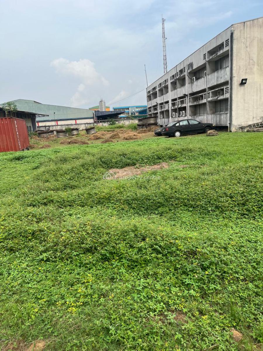 Corner Piece Hectares of Land, Acme Road, Ikeja, Lagos, Block of Flats for Sale