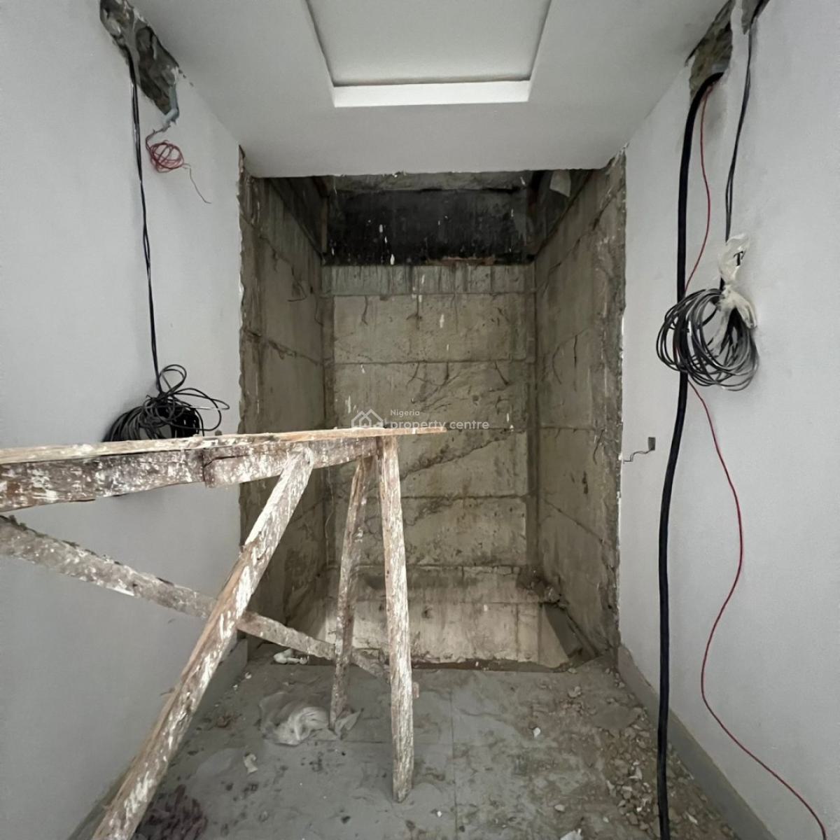 2 Bedroom Apartment, Lekki Phase 1, Lekki, Lagos, Flat / Apartment for Sale