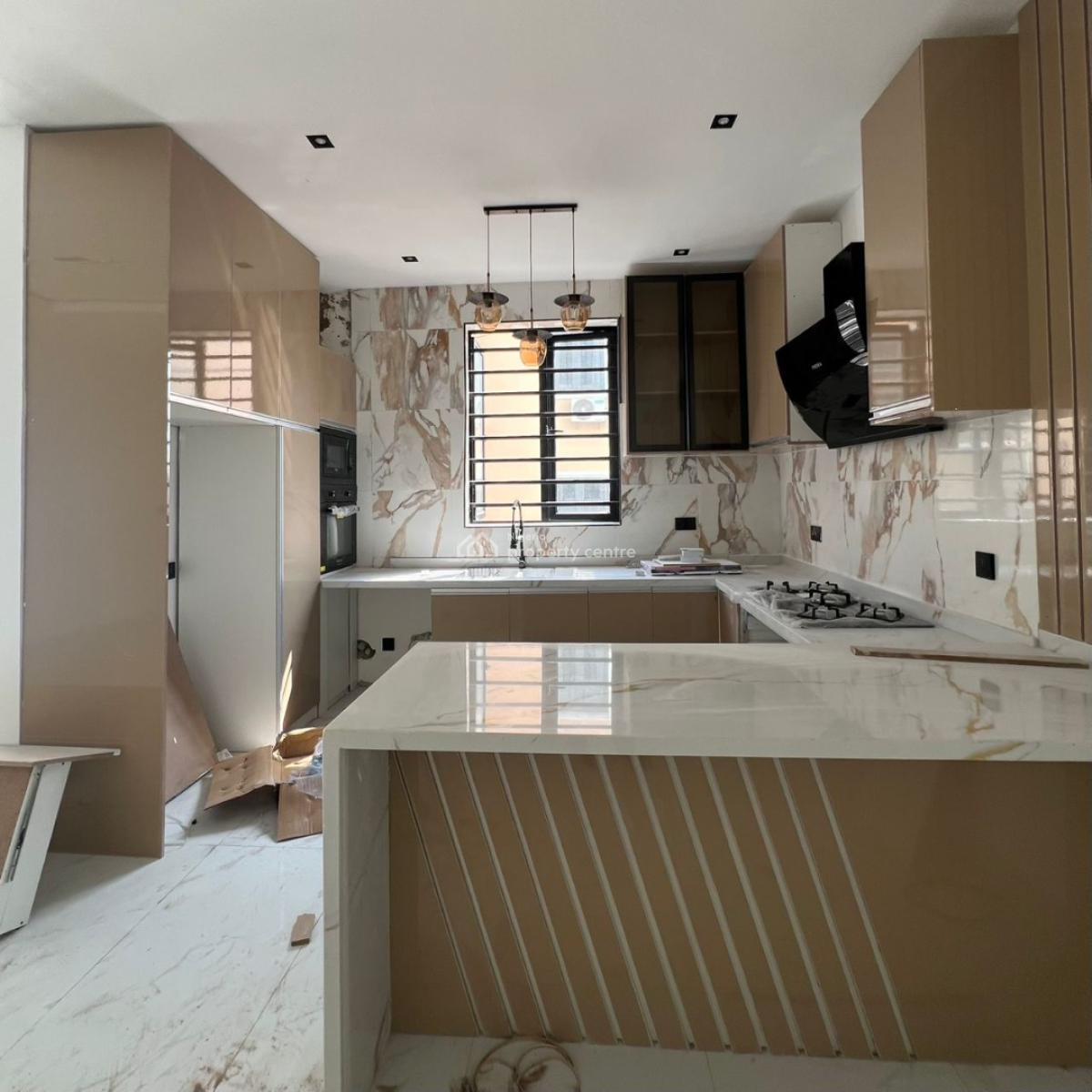 2 Bedroom Apartment, Lekki Phase 1, Lekki, Lagos, Flat / Apartment for Sale