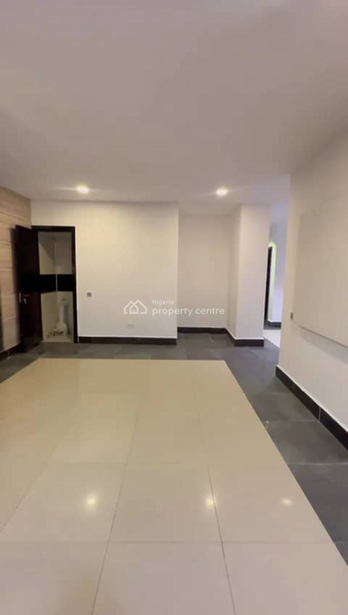 Serviced 2bedroom Flat Upstairs Ensuite, Rhs, Lekki Phase 1, Lekki, Lagos, Flat / Apartment for Rent