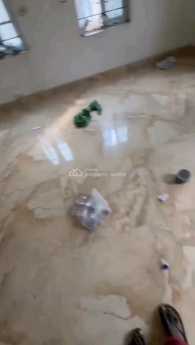 a Relatively New and Decent Roomself Contain, Oloruntoyin Street, Oworonshoki, Shomolu, Lagos, Self Contain (single Rooms) for Rent