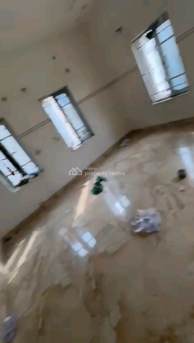 a Relatively New and Decent Roomself Contain, Oloruntoyin Street, Oworonshoki, Shomolu, Lagos, Self Contain (single Rooms) for Rent