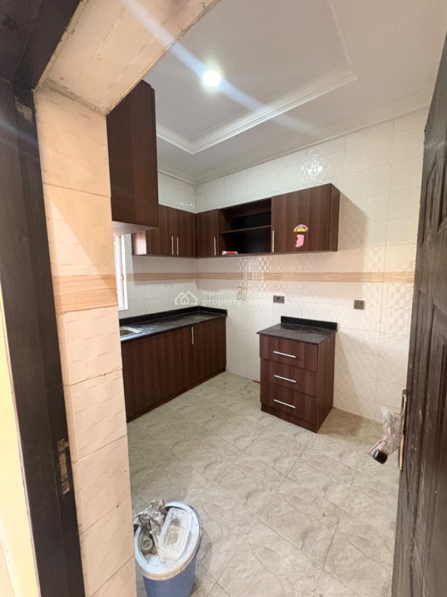 Exclusive 2 Bedroom Apartment, Owororo, Gbagada, Lagos, Flat / Apartment for Rent