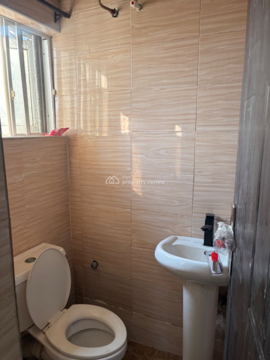 Exclusive 2 Bedroom Apartment, Owororo, Gbagada, Lagos, Flat / Apartment for Rent