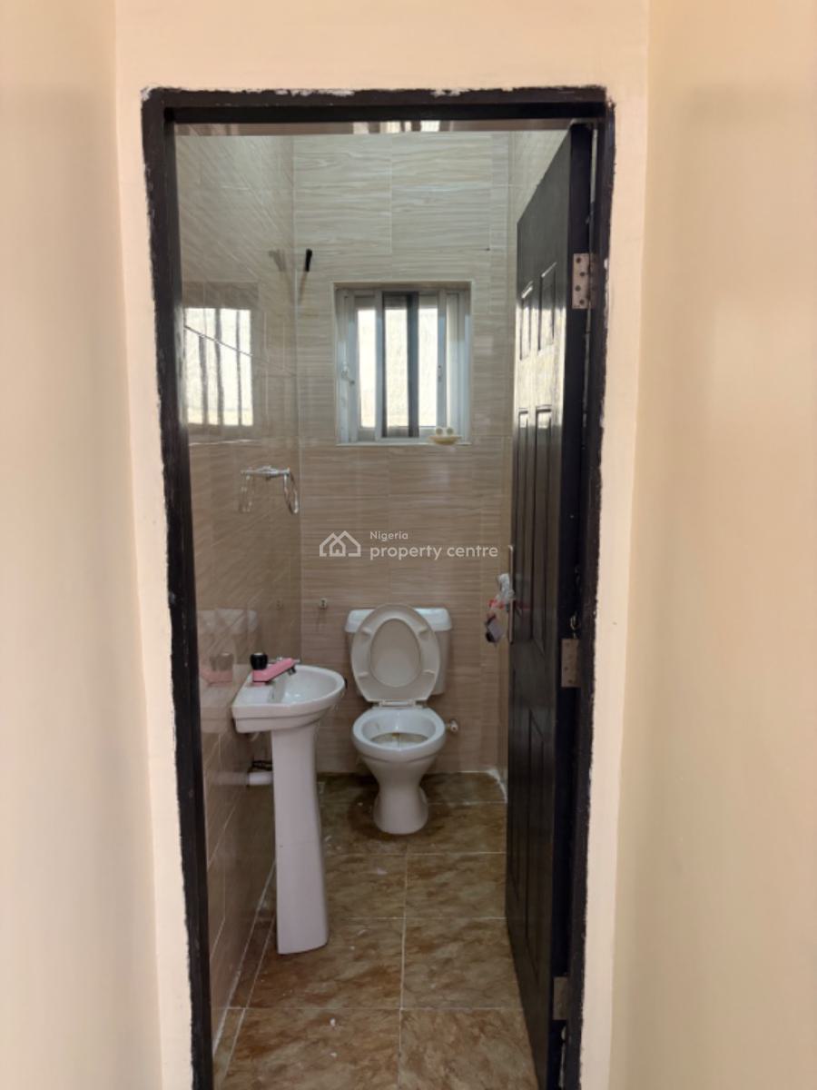 Exclusive 2 Bedroom Apartment, Owororo, Gbagada, Lagos, Flat / Apartment for Rent