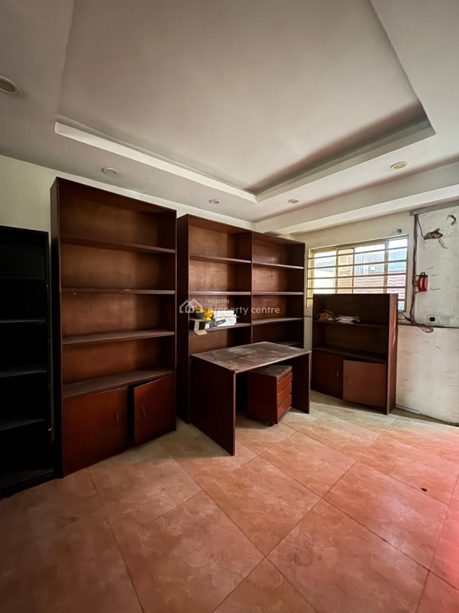 Very Solid 4 Bedroom Terrace Duplex with Family Lounge, Surulere, Lagos, Terraced Duplex for Sale