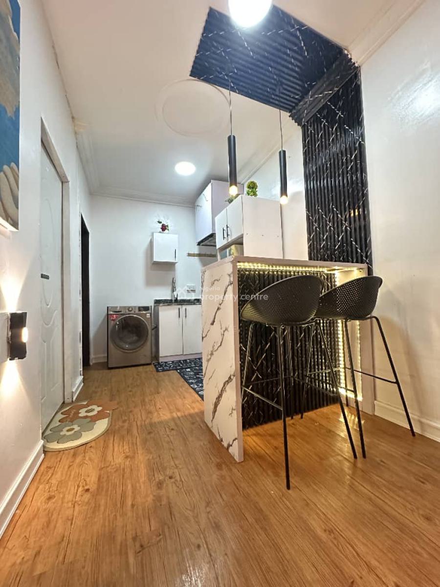 3 Bedroom Apartment . Please Emphasis on Getting a Really Cool Place., Lekki Phase 1, Lekki, Lagos, Flat / Apartment Short Let