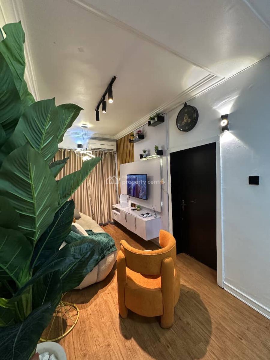 3 Bedroom Apartment . Please Emphasis on Getting a Really Cool Place., Lekki Phase 1, Lekki, Lagos, Flat / Apartment Short Let