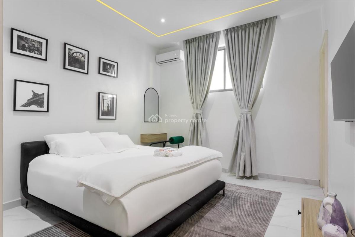 3 Bedroom Apartment . Please Emphasis on Getting a Really Cool Place., Lekki Phase 1, Lekki, Lagos, Flat / Apartment Short Let