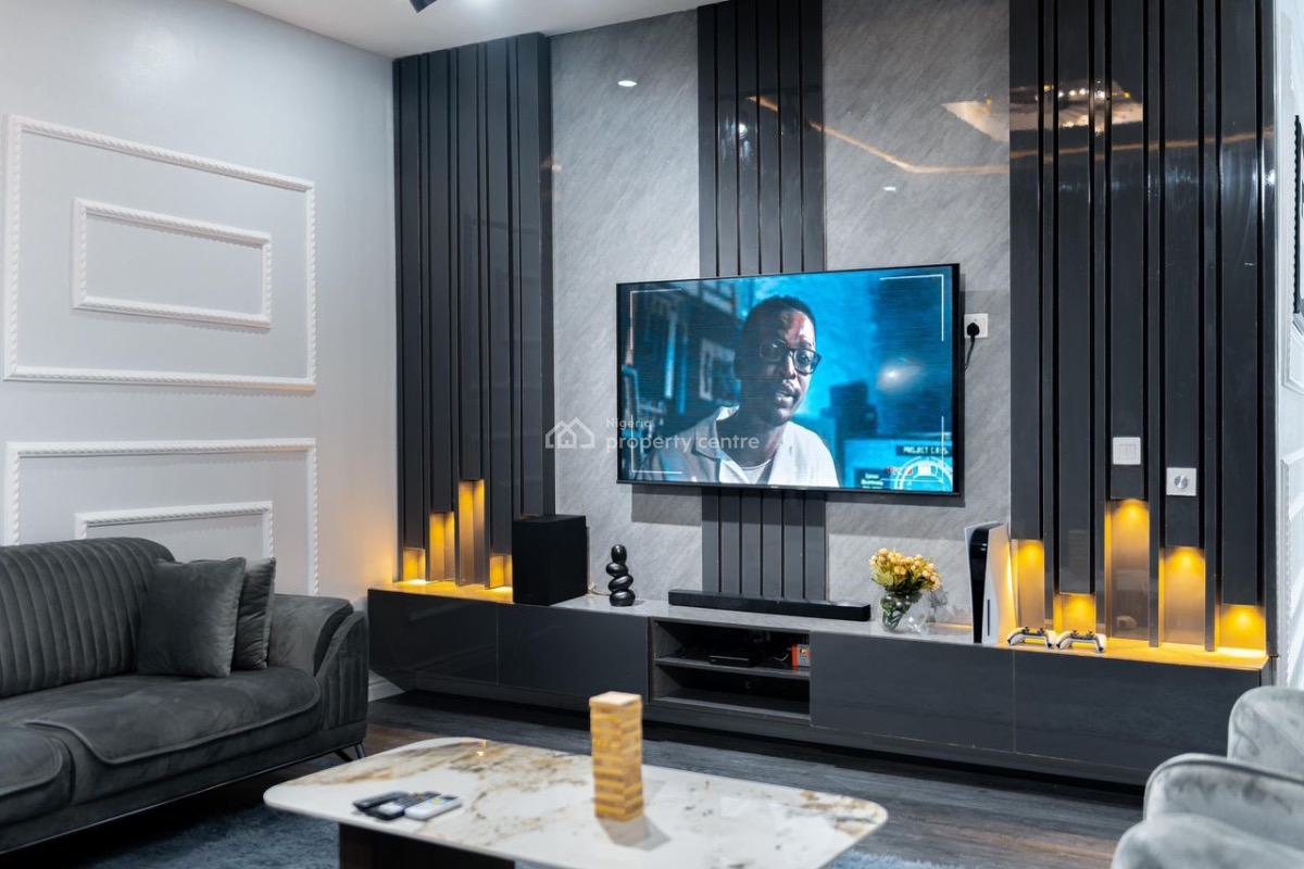 1 Bedroom Apartment . Please Emphasis on Getting a Really Cool Place., Lekki Phase 1, Lekki, Lagos, Flat / Apartment Short Let