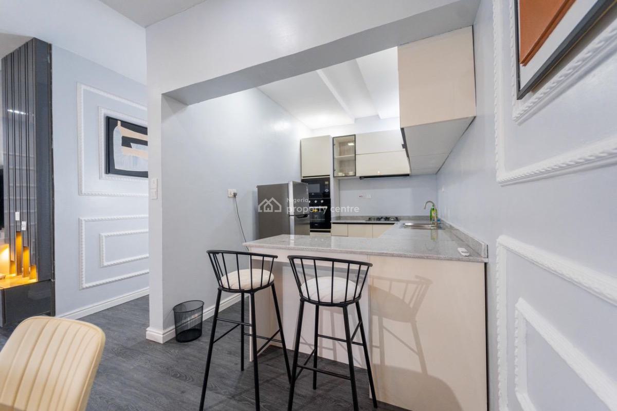 1 Bedroom Apartment . Please Emphasis on Getting a Really Cool Place., Lekki Phase 1, Lekki, Lagos, Flat / Apartment Short Let