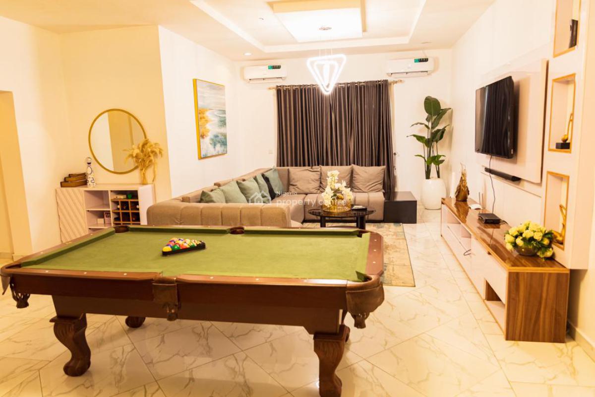 1 Bedroom Apartment . Please Emphasis on Getting a Really Cool Place., Lekki Phase 1, Lekki, Lagos, Flat / Apartment Short Let