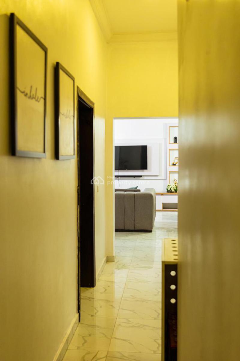 1 Bedroom Apartment . Please Emphasis on Getting a Really Cool Place., Lekki Phase 1, Lekki, Lagos, Flat / Apartment Short Let