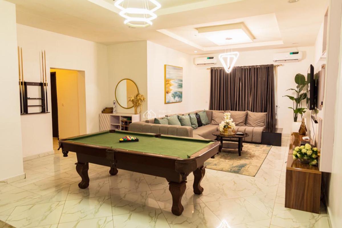 1 Bedroom Apartment . Please Emphasis on Getting a Really Cool Place., Lekki Phase 1, Lekki, Lagos, Flat / Apartment Short Let