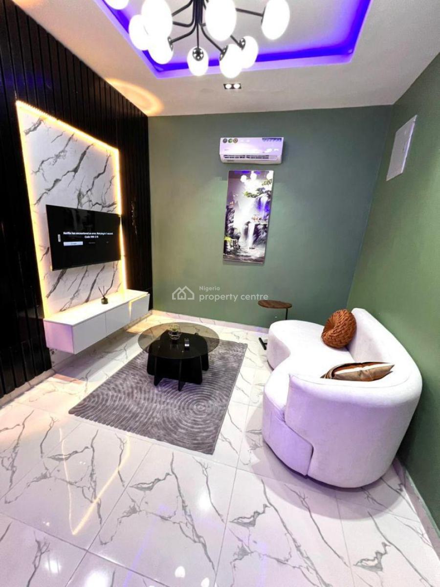 2 Bedroom Apartment . Please Emphasis on Getting a Really Cool Place., Lekki Phase 1, Lekki, Lagos, Flat / Apartment Short Let