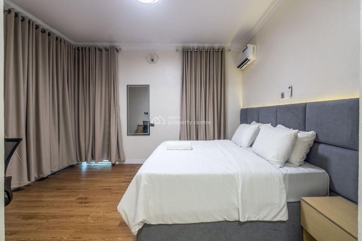 2  Bedroom Apartment . Please Emphasis on Getting a Really Cool Place., Lekki Phase 1, Lekki, Lagos, Flat / Apartment Short Let