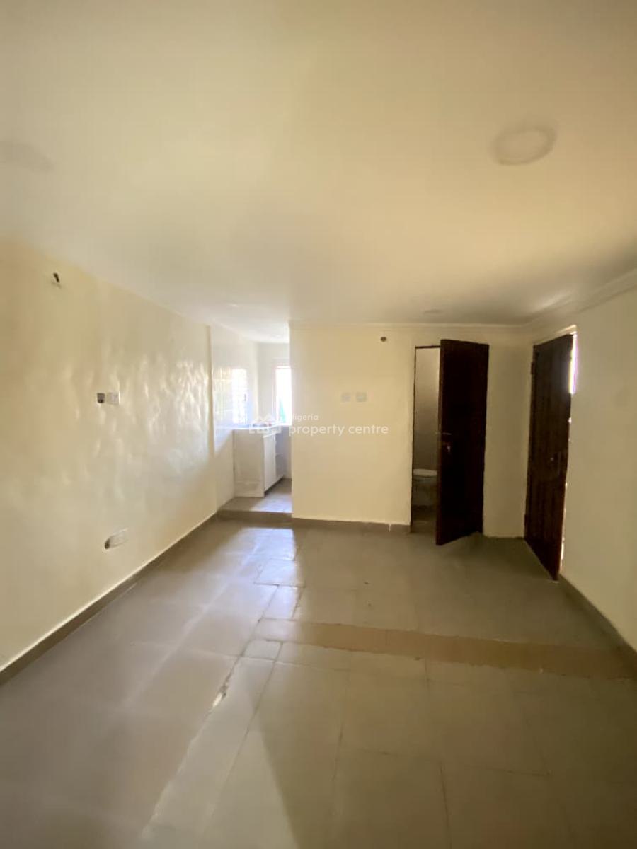 Lovely Two Units of Mini Flat with Communal Pool in a Secure Estate, Victoria Island (vi), Lagos, Mini Flat (room and Parlour) for Rent