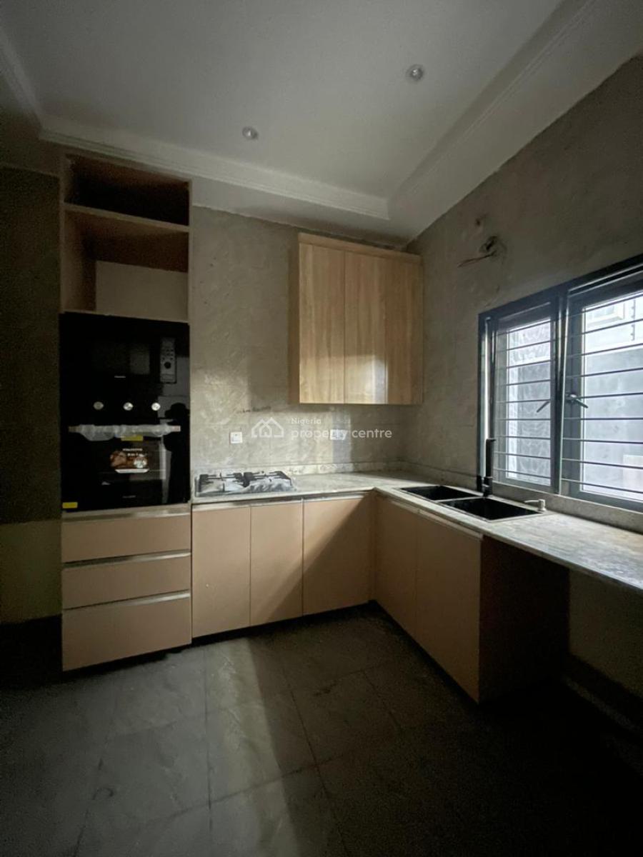 Classic 2 Bedroom Apartment in a Secure Estate, Victoria Island (vi), Lagos, Flat / Apartment for Rent