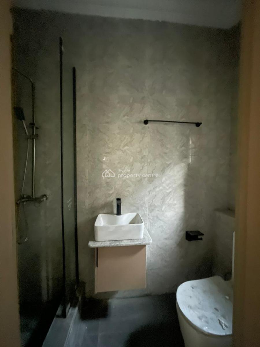 Classic 2 Bedroom Apartment in a Secure Estate, Victoria Island (vi), Lagos, Flat / Apartment for Rent