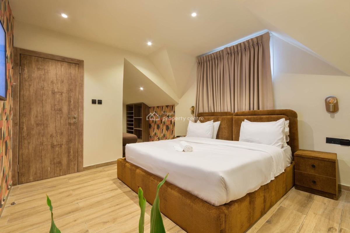 2  Bedroom Apartment . Please Emphasis on Getting a Really Cool Place., Ikoyi, Lagos, Flat / Apartment Short Let