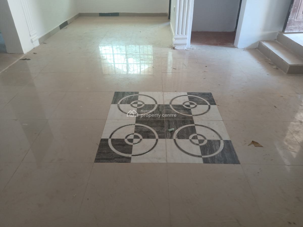 Well Maintained 2 Bedroom Flat Ensuite Plus Guest Toilet, By Elewuro Junction, Akobo, Ibadan, Oyo, Flat / Apartment for Rent