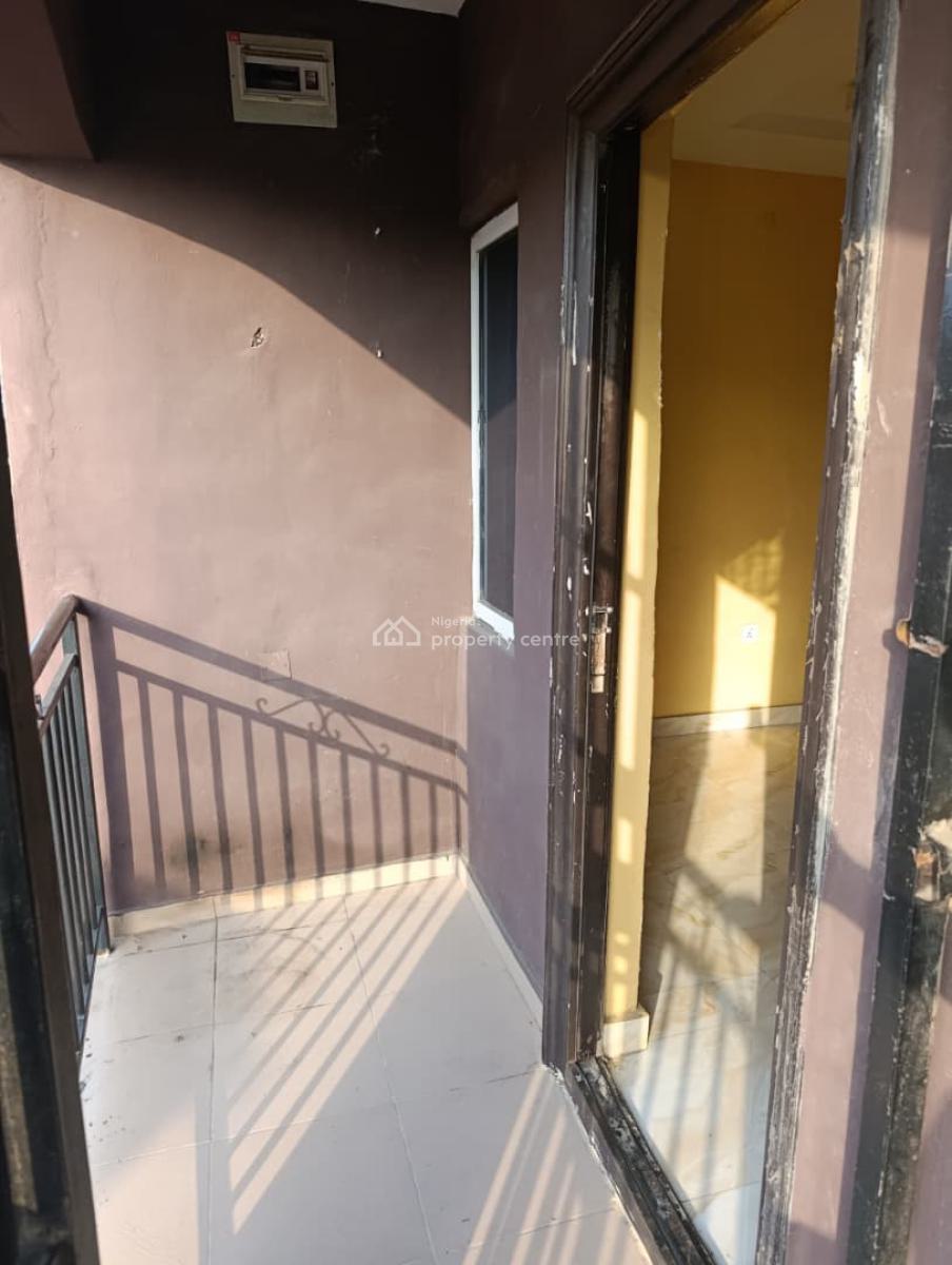 Update  an Executive, Very Decent, Standard and Nice Mini-flat, Iwaya Onike, Yaba, Lagos, Flat / Apartment for Rent