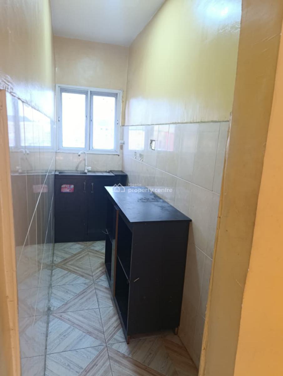 Update  an Executive, Very Decent, Standard and Nice Mini-flat, Iwaya Onike, Yaba, Lagos, Flat / Apartment for Rent