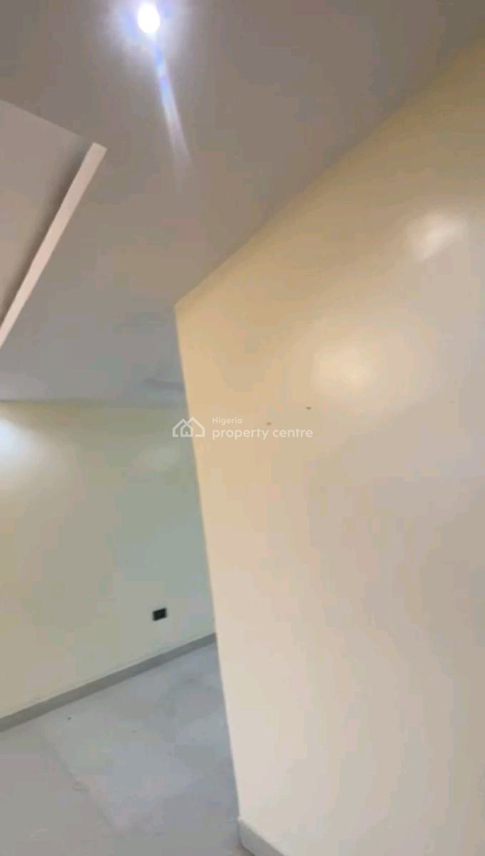 Newly Built 2bedroom Apartment, 12,peluola Street, Oworonshoki, Shomolu, Lagos, Flat / Apartment for Rent