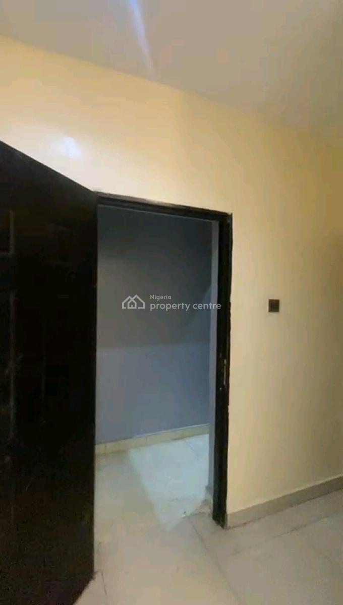 Newly Built 2bedroom Apartment, 12,peluola Street, Oworonshoki, Shomolu, Lagos, Flat / Apartment for Rent