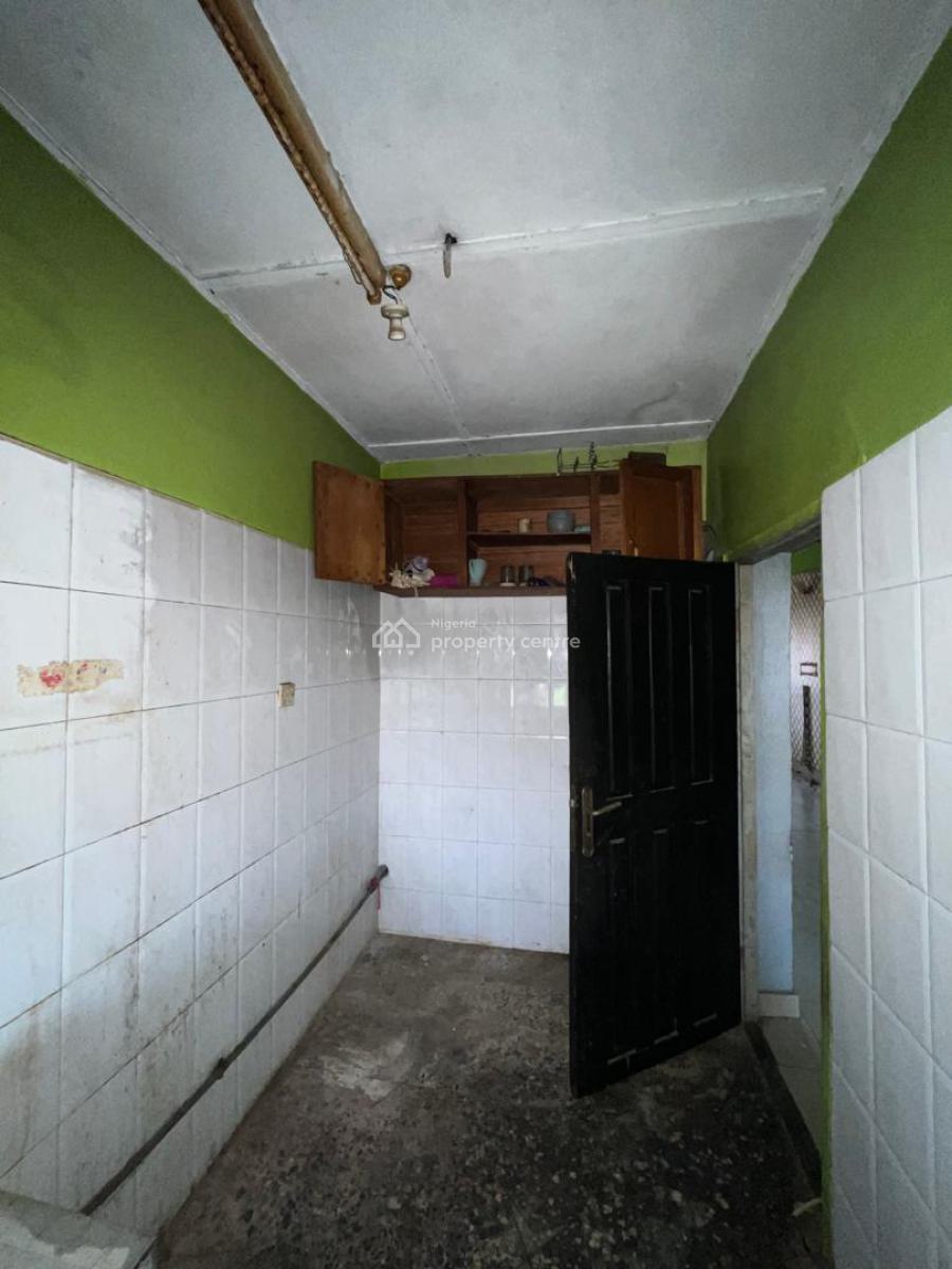 Spacious 2 Bedrooms Flat, Agungi, Lekki, Lagos, Flat / Apartment for Rent