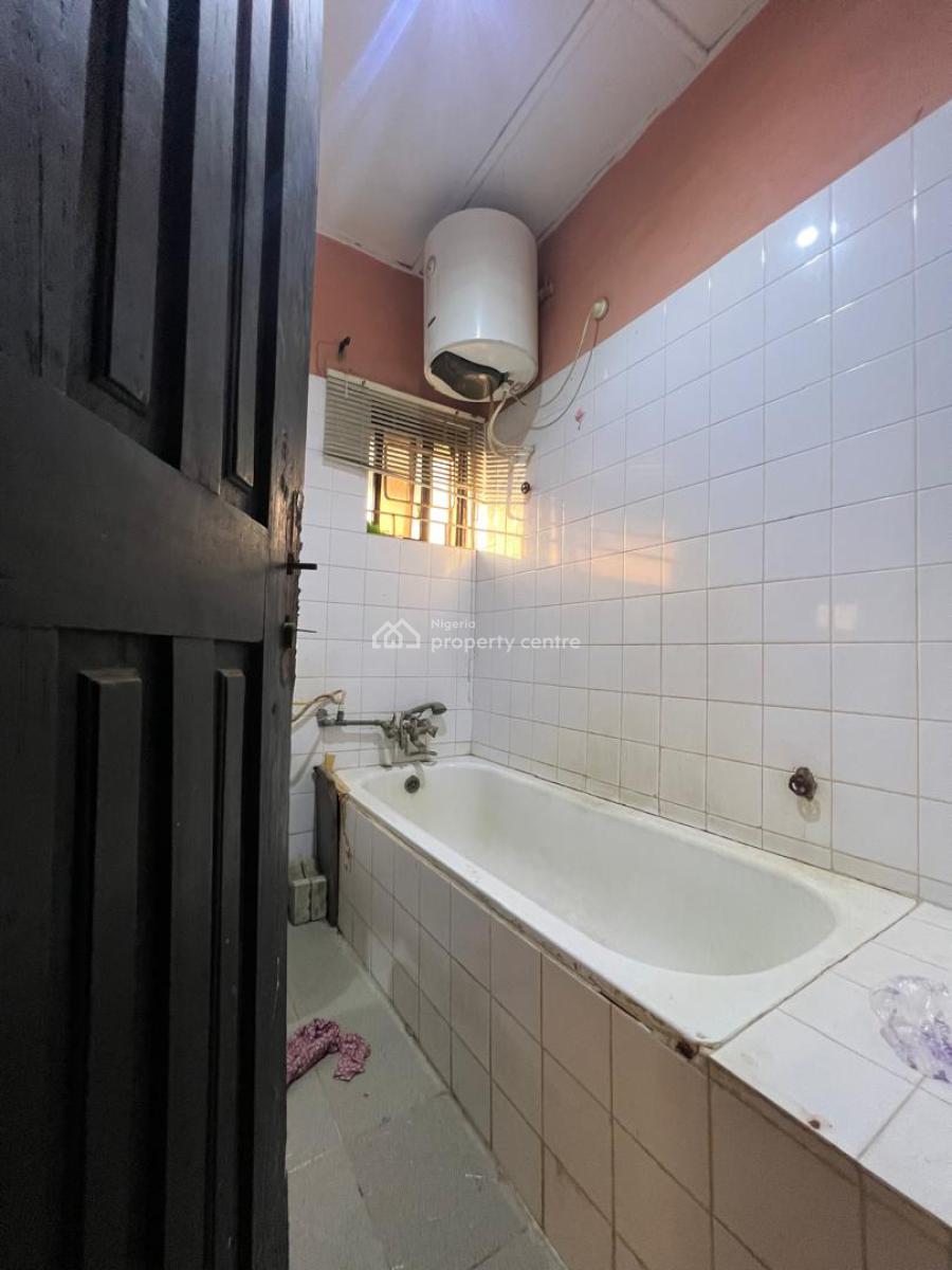 Spacious 2 Bedrooms Flat, Agungi, Lekki, Lagos, Flat / Apartment for Rent