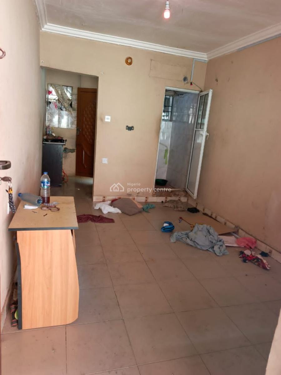 Just Out Big Room Self Apartment, Abule Ijesha, Yaba, Lagos, Flat / Apartment for Rent
