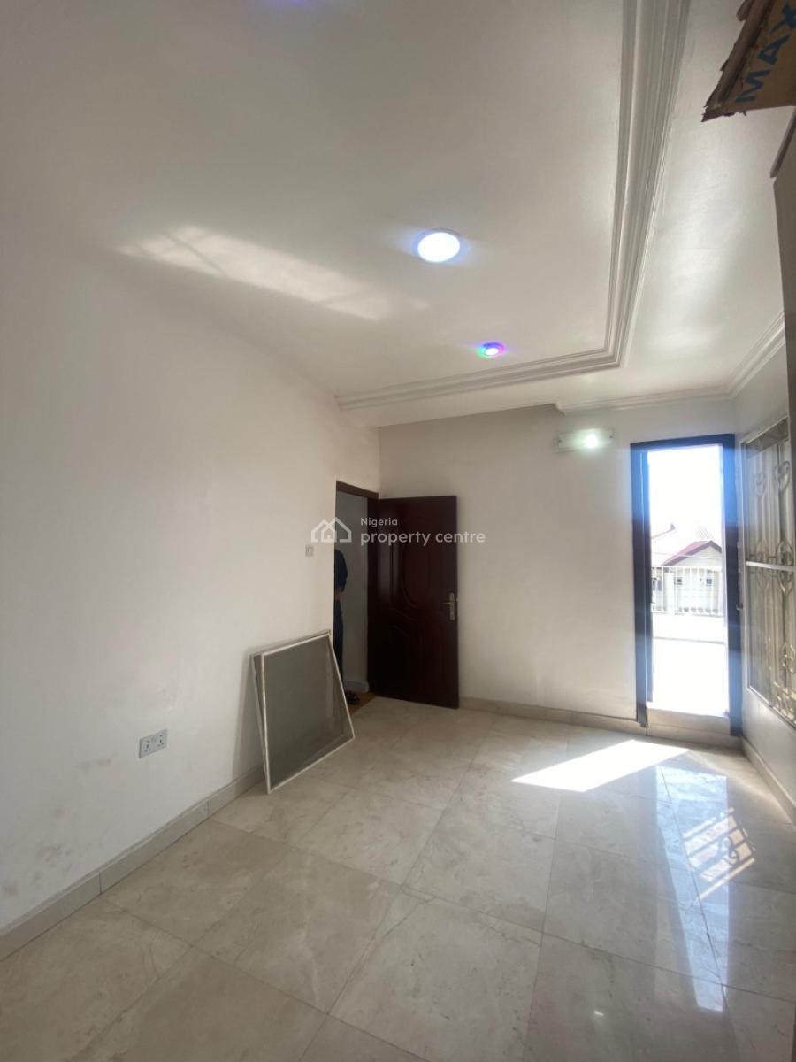 Spacious Standard 3 Bedroom Apartment, Lekki, Lagos, Lekki Phase 1, Lekki, Lagos, Flat / Apartment for Rent