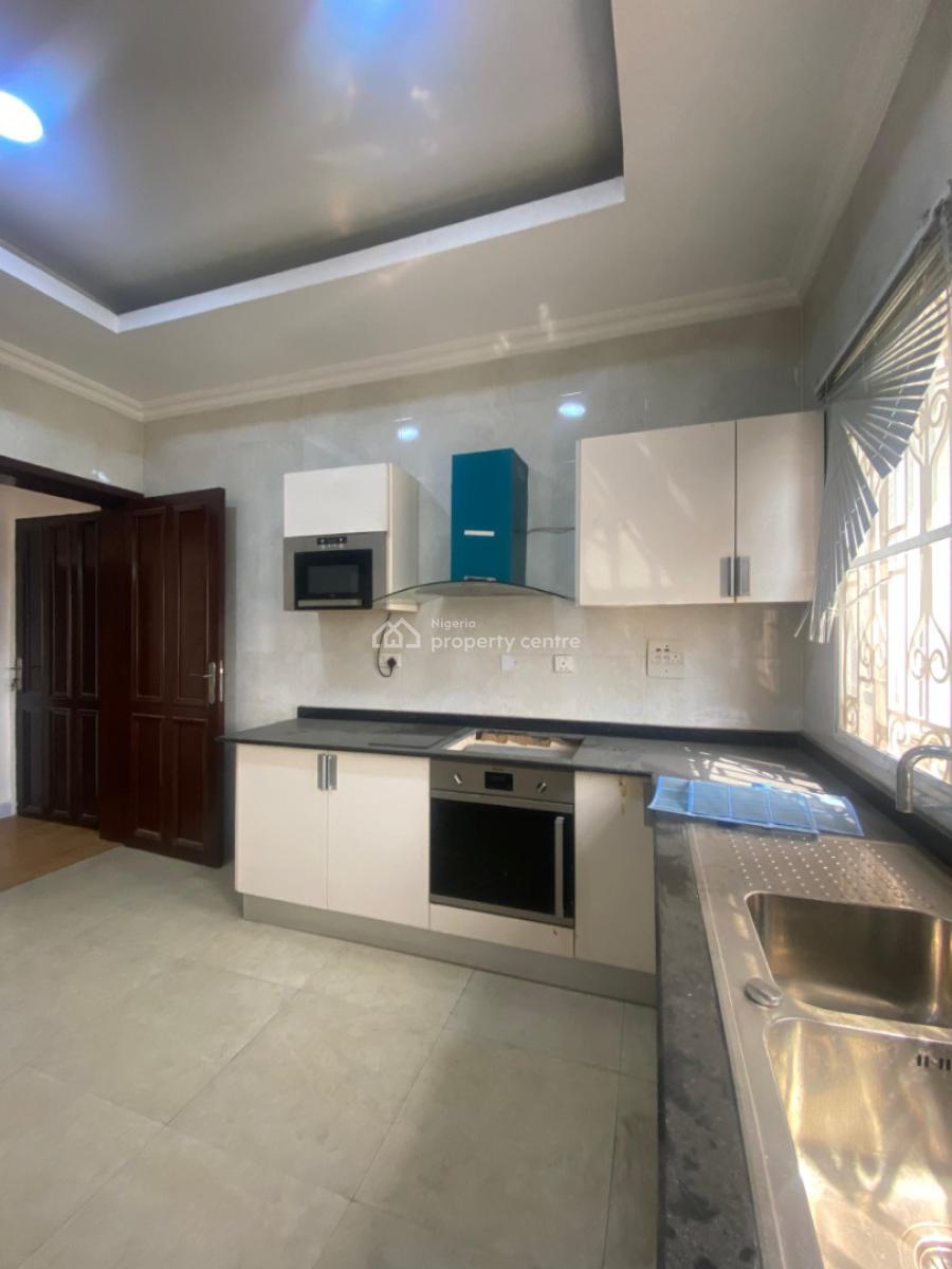 Spacious Standard 3 Bedroom Apartment, Lekki, Lagos, Lekki Phase 1, Lekki, Lagos, Flat / Apartment for Rent