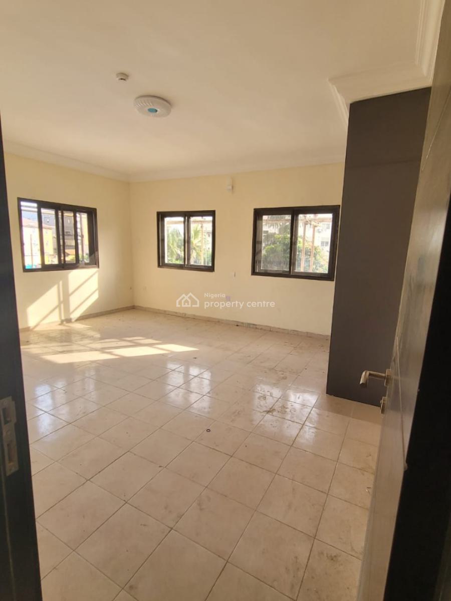 Newly Built 3 𝐁𝐄𝐃𝐑𝐎𝐎𝐌 𝐀𝐏𝐀𝐑𝐓𝐌𝐄𝐍𝐓 𝐖𝐈𝐓𝐇 𝐁𝐐, Lekki Phase 1, Lekki, Lagos, Flat / Apartment for Rent