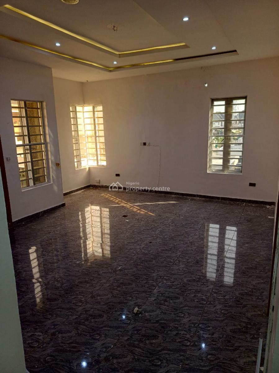 Spacious Master Bedroom with Balcony, Orchid Road By The Roundabout, Lekki, Lagos, Flat / Apartment for Rent