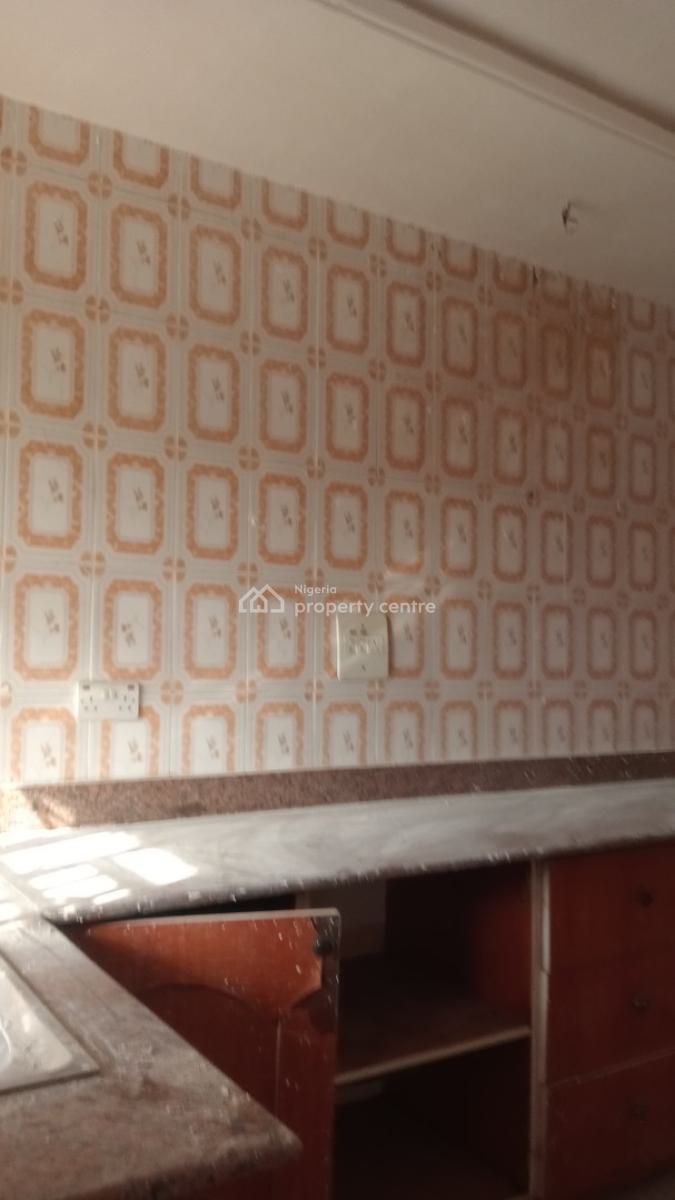 Well Renovated Luxury 3 Bedrooms Flat, Very Close to The Highway, Bogije, Ibeju Lekki, Lagos, Flat / Apartment for Rent