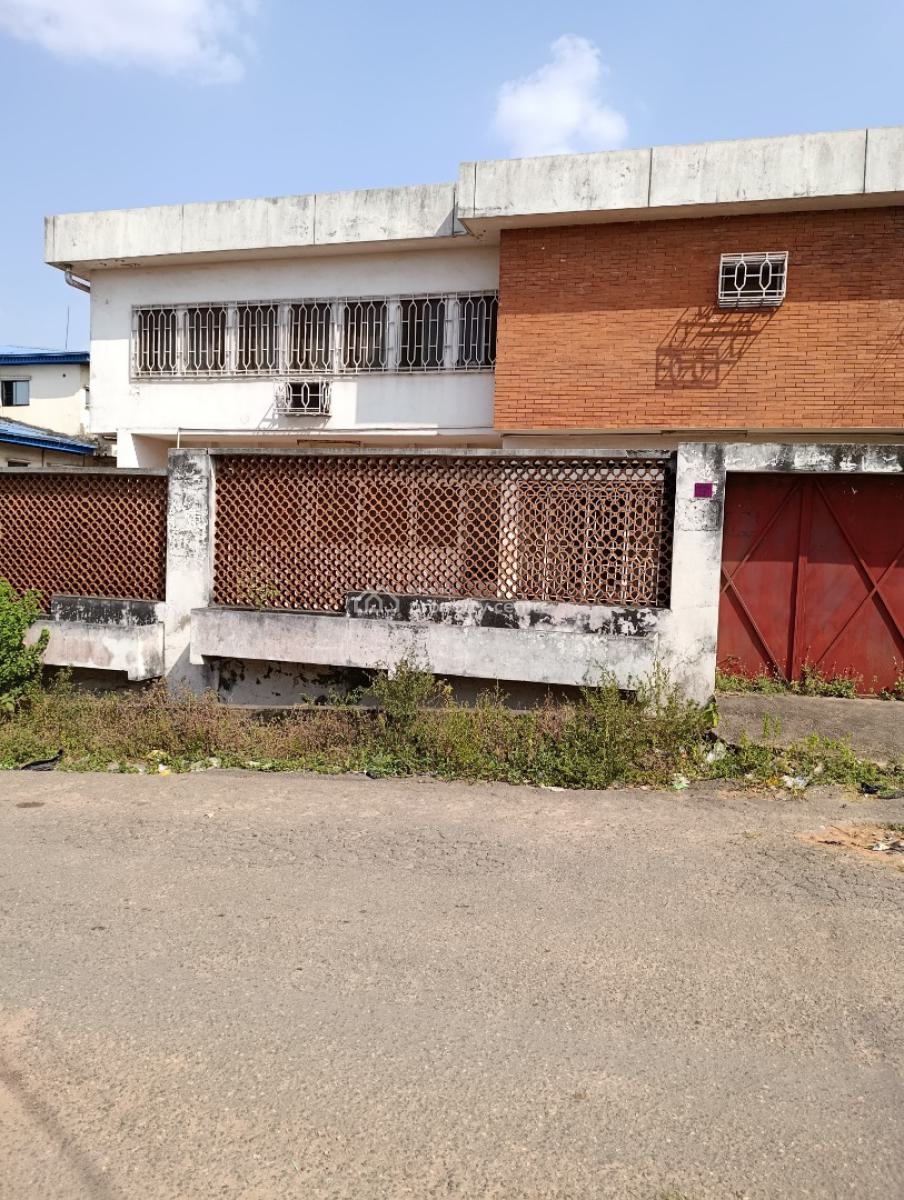 Office Duplex with Bq Good for School and Hospital, Tinubu Estate, Adex Bus Stop, Iwo Road Ibadan, New Bodija, Ibadan, Oyo, Office Space for Rent
