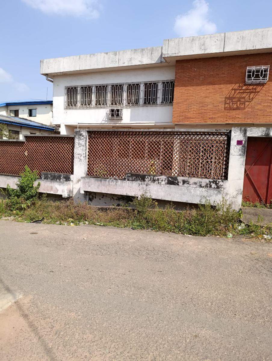 Office Duplex with Bq Good for School and Hospital, Tinubu Estate, Adex Bus Stop, Iwo Road Ibadan, New Bodija, Ibadan, Oyo, Office Space for Rent