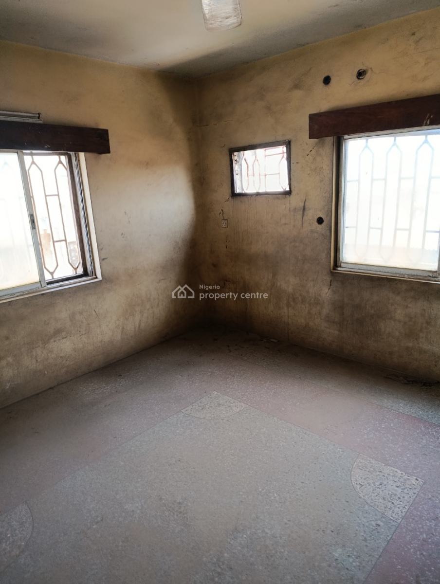 Office Duplex with Bq Good for School and Hospital, Tinubu Estate, Adex Bus Stop, Iwo Road Ibadan, New Bodija, Ibadan, Oyo, Office Space for Rent