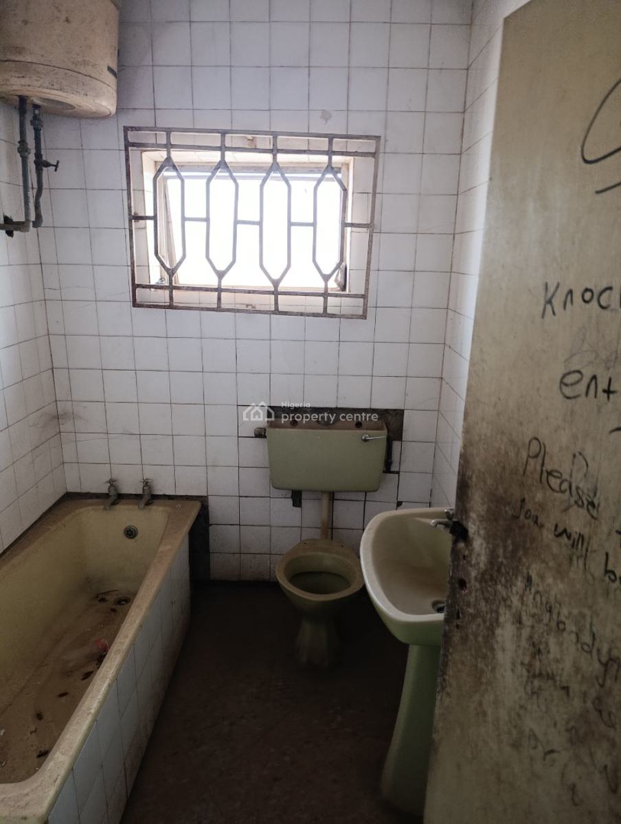 Office Duplex with Bq Good for School and Hospital, Tinubu Estate, Adex Bus Stop, Iwo Road Ibadan, New Bodija, Ibadan, Oyo, Office Space for Rent