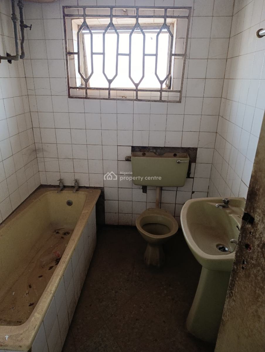 Office Duplex with Bq Good for School and Hospital, Tinubu Estate, Adex Bus Stop, Iwo Road Ibadan, New Bodija, Ibadan, Oyo, Office Space for Rent