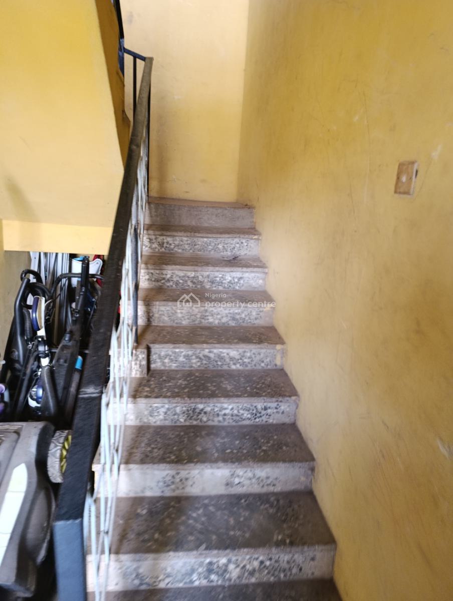 3 Bedroom Flat in a 4 Flat with 2 Toilets Fenced with Gate, Ede Street, Molade, Ibadan, Alakia, Ibadan, Oyo, Semi-detached Bungalow for Rent