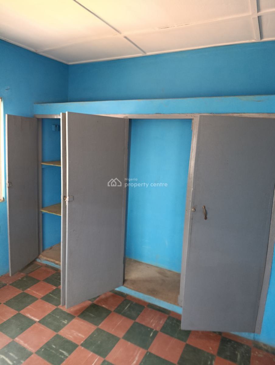 3 Bedroom Flat in a 4 Flat with 2 Toilets Fenced with Gate, Ede Street, Molade, Ibadan, Alakia, Ibadan, Oyo, Semi-detached Bungalow for Rent