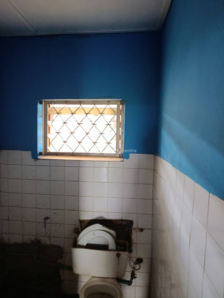 3 Bedroom Flat in a 4 Flat with 2 Toilets Fenced with Gate, Ede Street, Molade, Ibadan, Alakia, Ibadan, Oyo, Semi-detached Bungalow for Rent